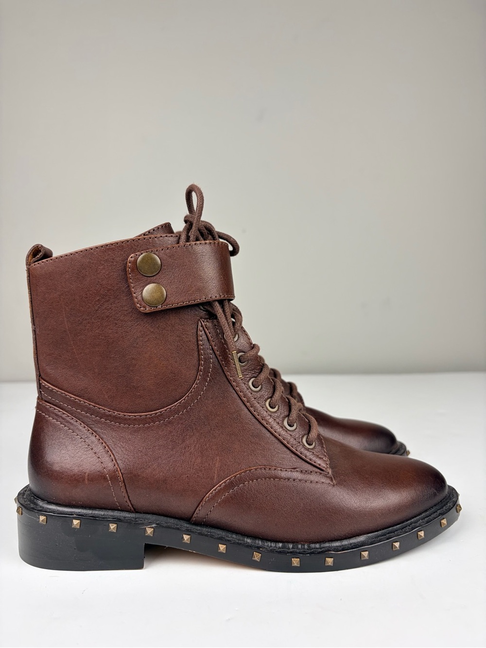 Vince Camuto Talorini Brown Leather Studded Combat Ankle Boots Women’s 6M‎